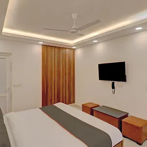 Collection O Spot Light Near Tughlakabad Station Metro Station 4* Delhi (National Capital Territory of India)